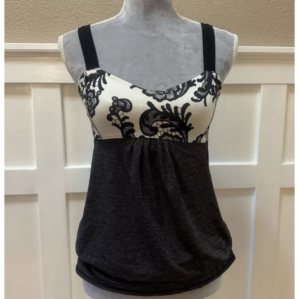 Lululemon Run Back on Track Tank Black / Laceoflage Polar Cream Black Size 6